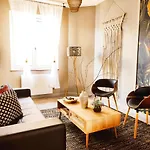 Design - Uniques - Centre * בנרס-דה-ביגור